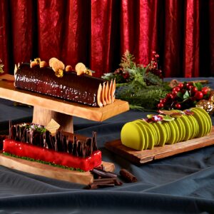 Festive Log Cake (900g)